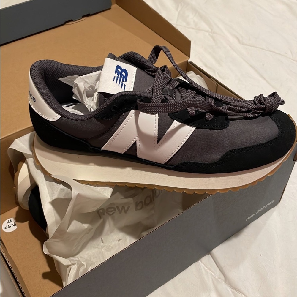 New Balance Men's 237 V1 Classic Sneaker, 7